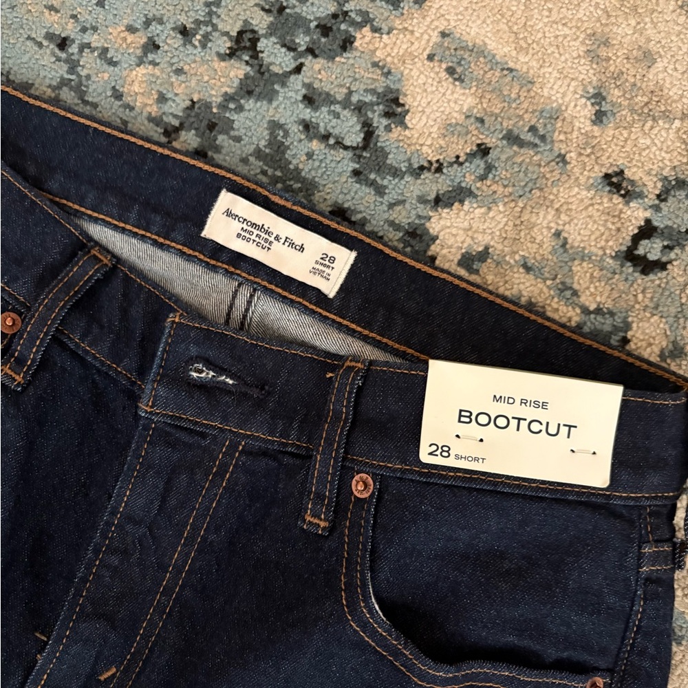 Abercrombie & Fitch Dark Wash Jeans - Boot Cut Size 6 - Picture 4 of 9